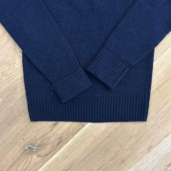 American Eagle Outfitters Blue Sweater with Purple Detail along Neckline (M) - Picture 4 of 5